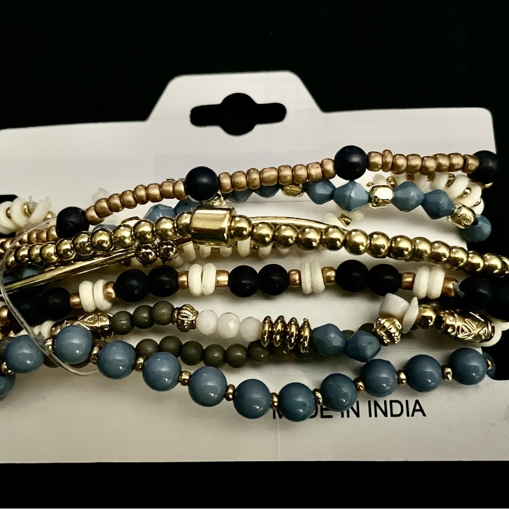 Set of stretch bracelets
